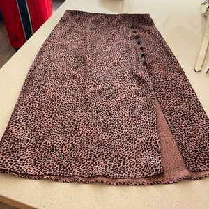 Cheetah satiny slip skirt with long leg slit